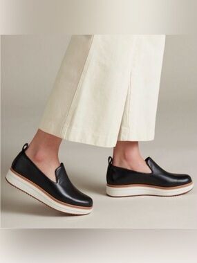Like New Clarks Teadale Genna Platform Loafers Women's 7.5M